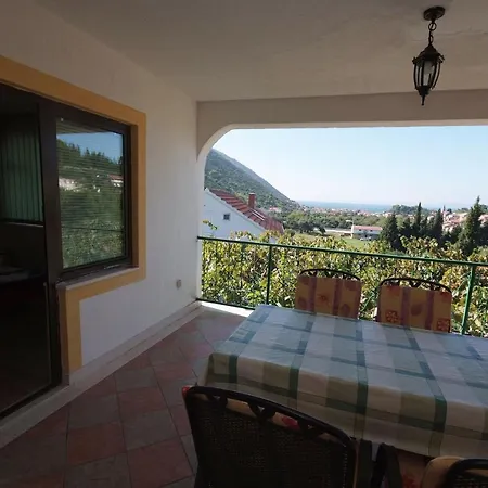 Апартаменты Family-friendly With Swimming Pool Trpanj, Peljesac - 15603 Трпань